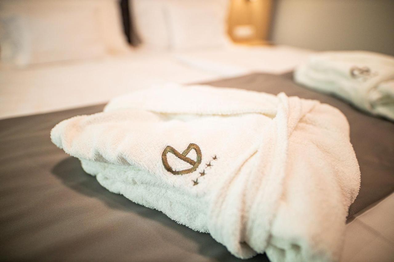 Garden Hotel Wellness Es Konferencia Сольнок Екстер'єр фото