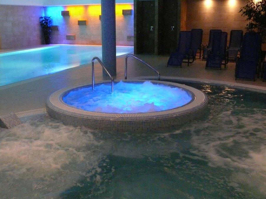 Garden Hotel Wellness Es Konferencia Сольнок Екстер'єр фото